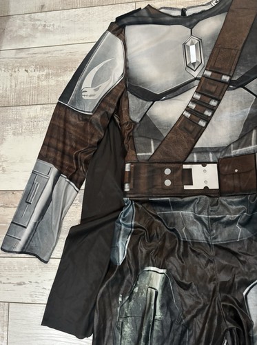 Costume Mandaloriano Disney Star Wars taglia L - Tuta imbottita e mantello - NUOVO B - Foto 6 di 13