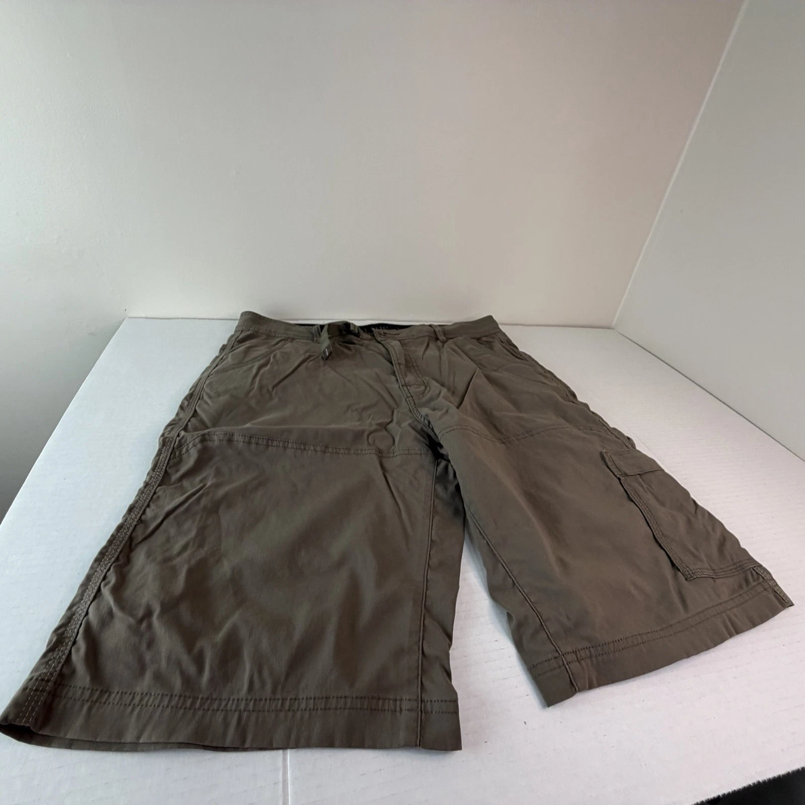 Prana Men's Large Stretch Zion Vented Belted Olive Green Cargo Shorts Camp Hike