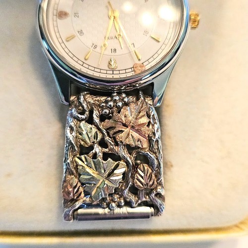 Ladies Landstrom's Black Hills Gold Grape Leaves Quartz Watch 12k Works Vtg - Bild 7 von 14