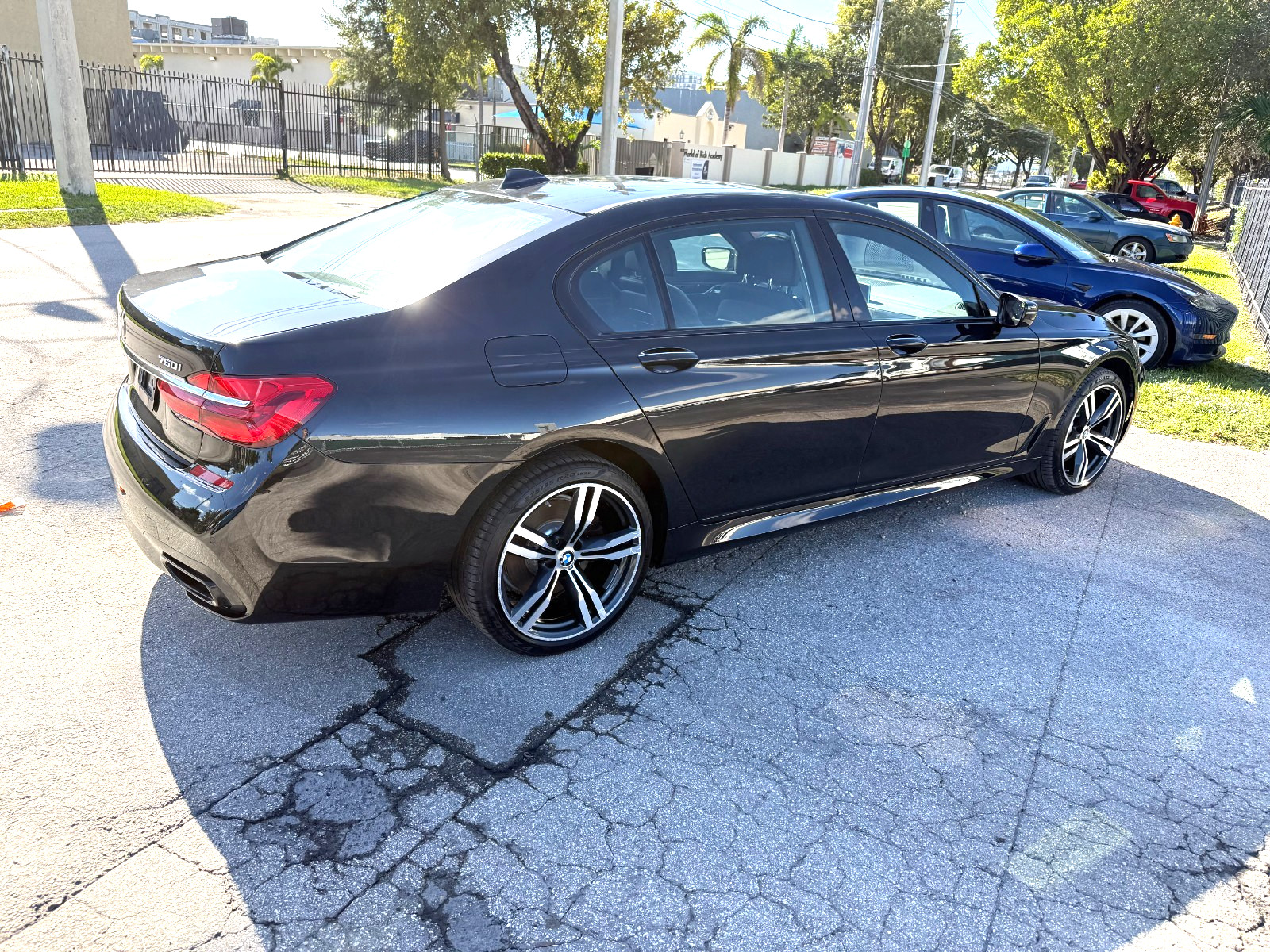 BMW 750LI XDRIVE - Image 9