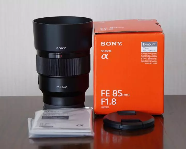 SONY FE 85mm F1.8 Lens for E Mount Full Frame SEL85F18 Boxed