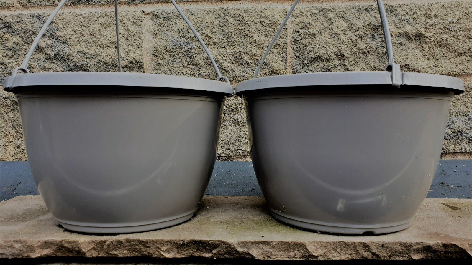 20 10 4 LARGE ANTHRACITE GREY 27CM Plastic Hanging Baskets Planters