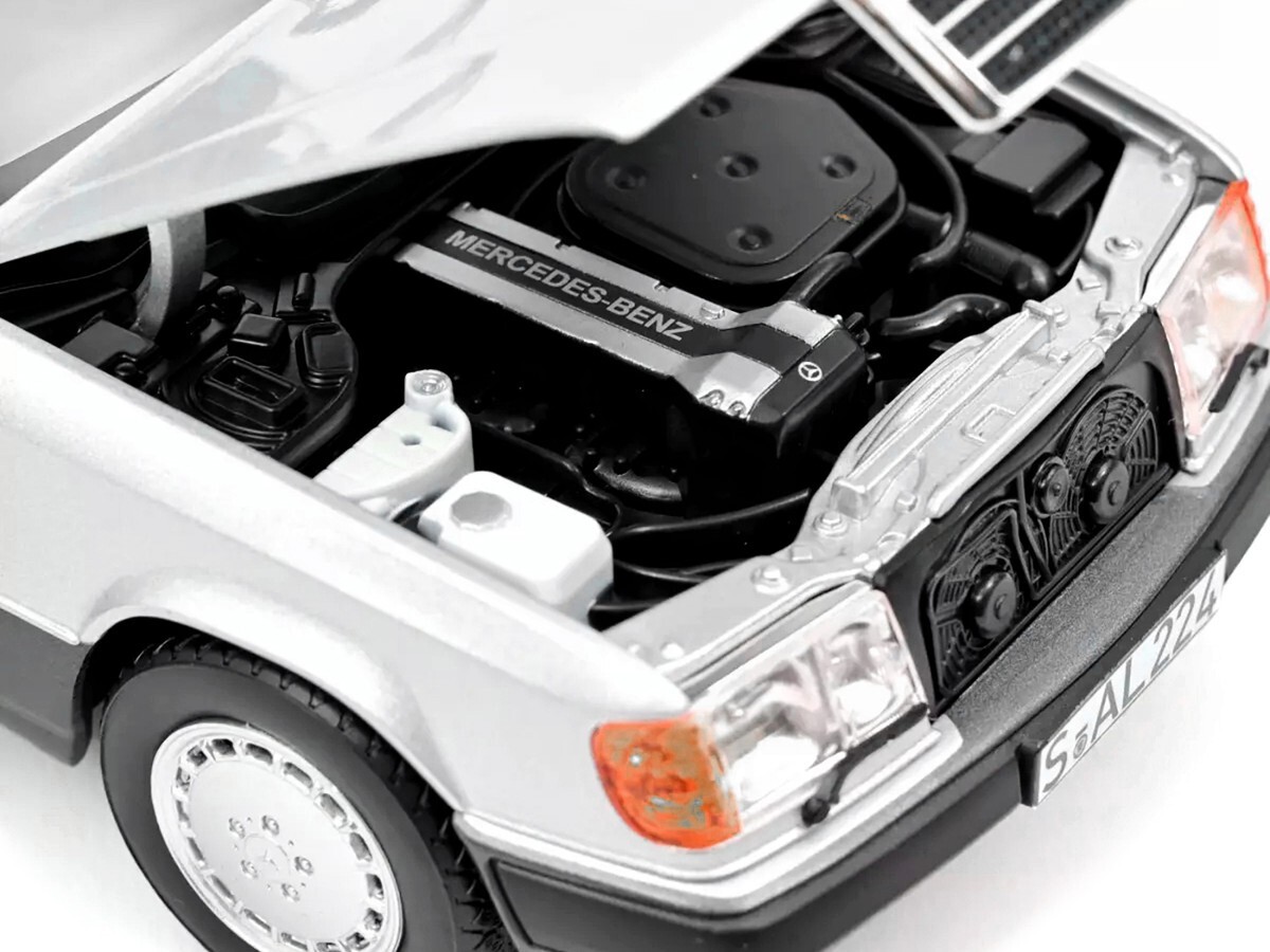 1/18 Mercedes-Benz 300 CE-24 Coupe 1990 Silver Diecast Model Car