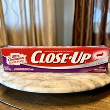 Close Up Anticavity Fluoride Mouthwash Toothpaste Freshening Cinnamon Blast 6oz
