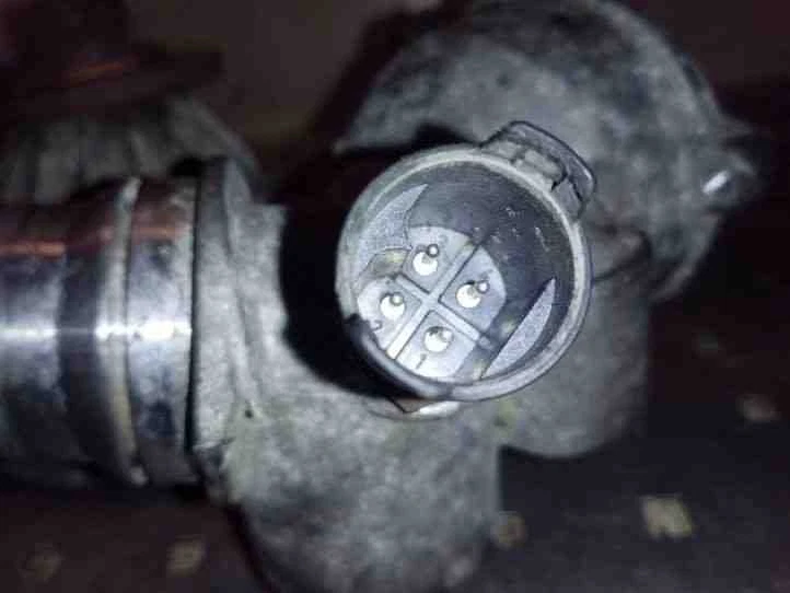 BMW X5 E53 Water Pump 7507849 4.4 Petrol 210kw 2002 26175105 - Image 2 of 4