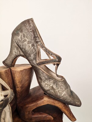1920svintageファブリック布birthdeth jantiques GLAMOUR FLAPPER 1920'S METALLIC GOLD BROCADE HIGH HEEL SHOES