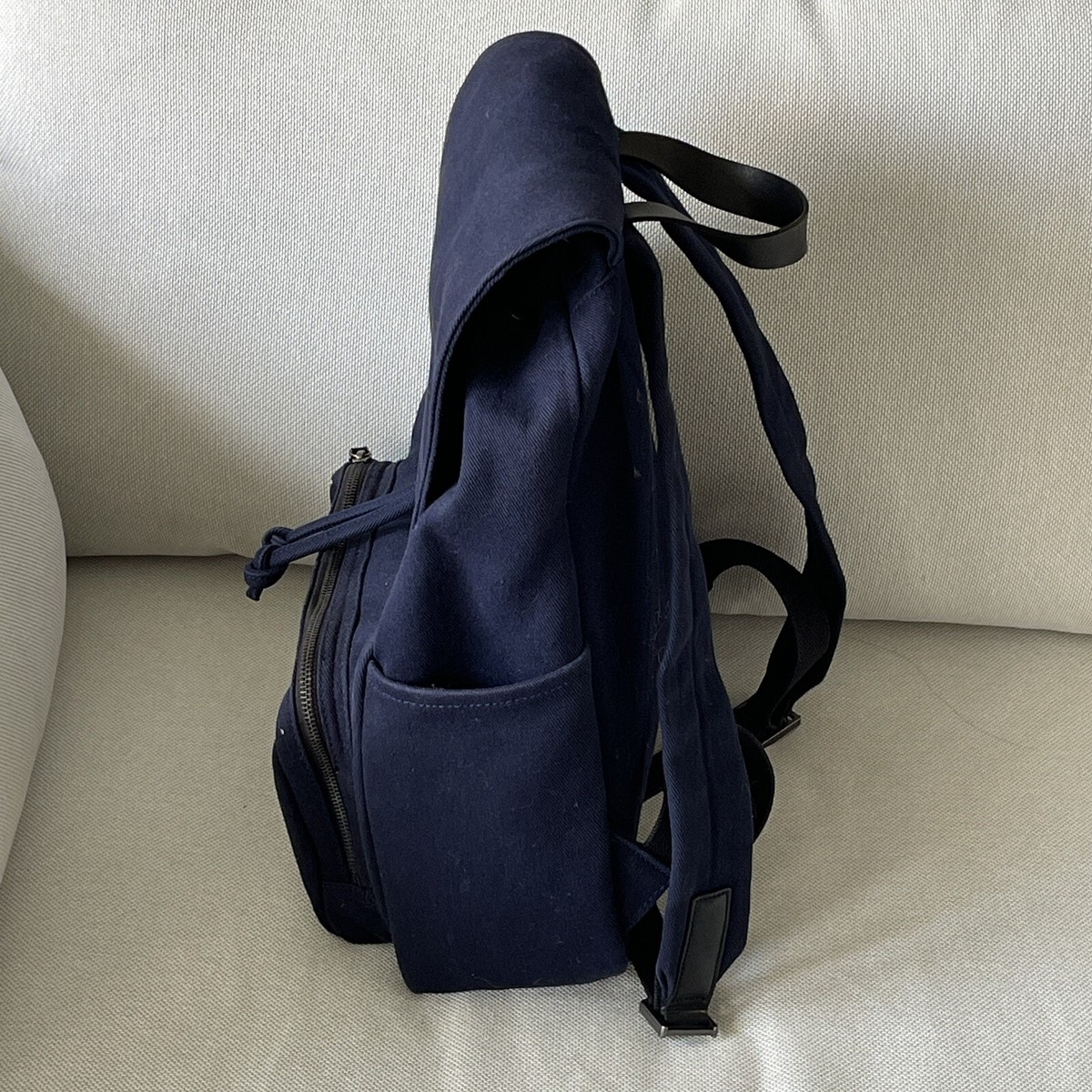 Everlane Original Modern Snap Backpack — Denim + Leather — Rare Early Version EVERLANE Modern Snap Backpack - Navy Blue | Unisex Women main image 3