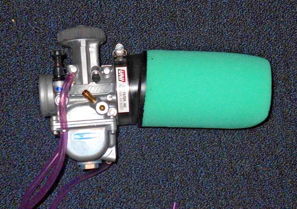 QUAD RACER 250.500 QUADZILLA LT250R, ABRAZADERA DE CARBURADOR DE GRAN TAMAÑO EN FILTRO DE AIRE Foto 4 de 4