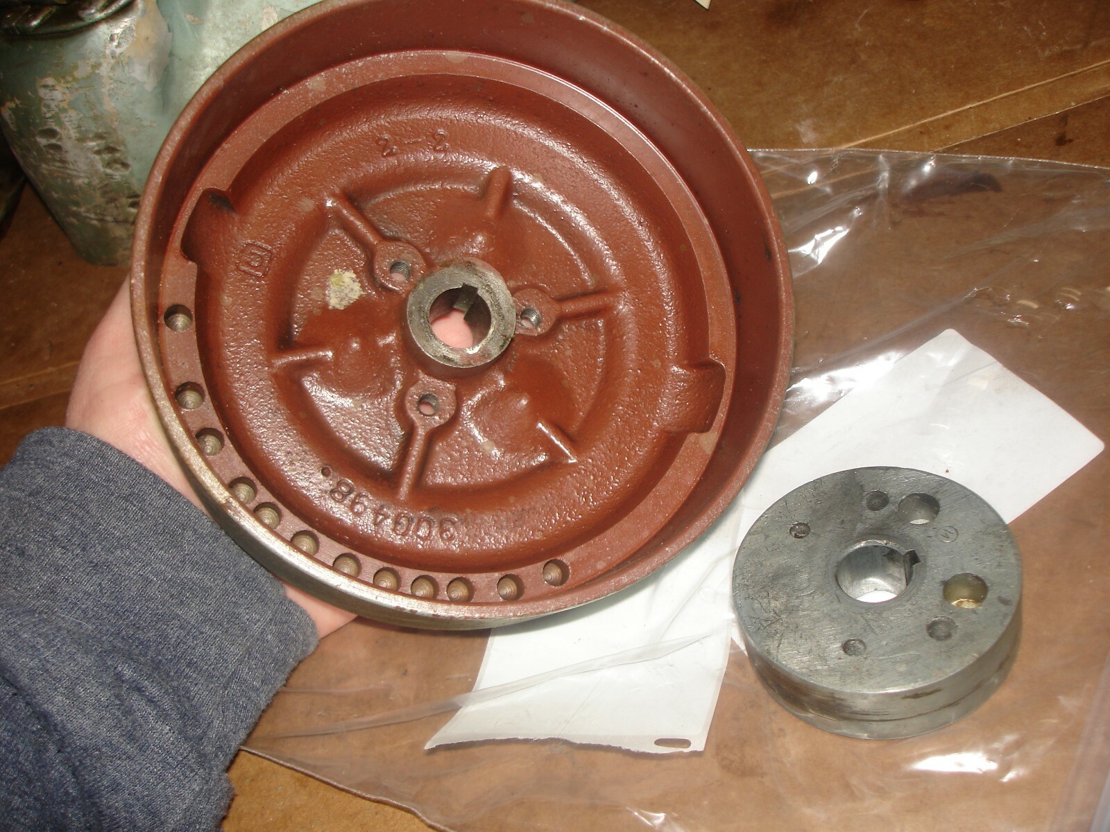 Johnson 2.5 hp hd25 flywheel boat motor part Bin 513 eBay