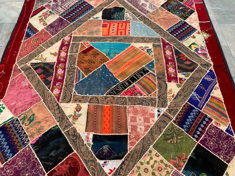 Colcha floral antigua hecha a mano con retazos edredones de ropa de cama textil 200x172 cm Foto 2 de 4