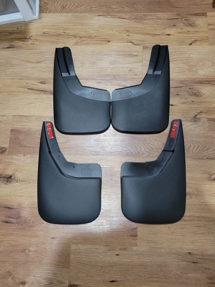 Guardabarros delanteros traseros Husky Liners 2014-2018 Chevrolet Silverado 1500 Foto 2 de 3