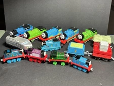 14 Thomas & Friends Train 6 Motorized Engines Link Together Cars Light Up & Glow