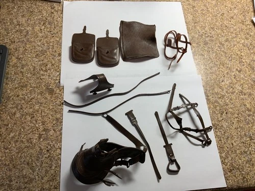 VINTAGE - JOHNNY WEST ACTION FIGURE  ACCESSORIES