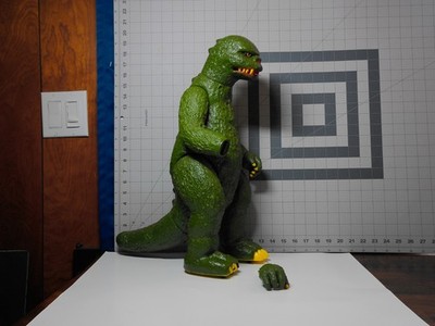 1977 Mattel Toho Shogun Warrior Godzilla With Working Fist Read Description