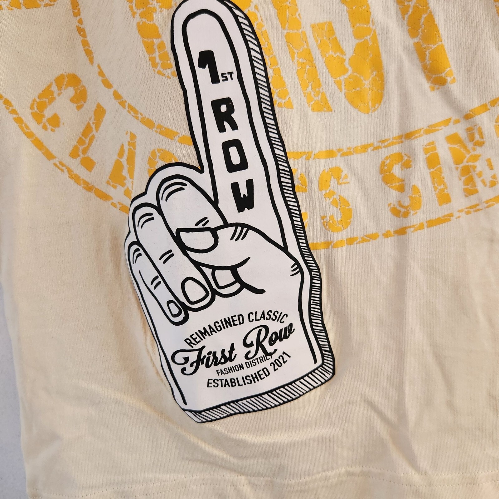 T shirt maglietta grafica prima fila Property Of nuova con etichetta logo Varsity uomo S