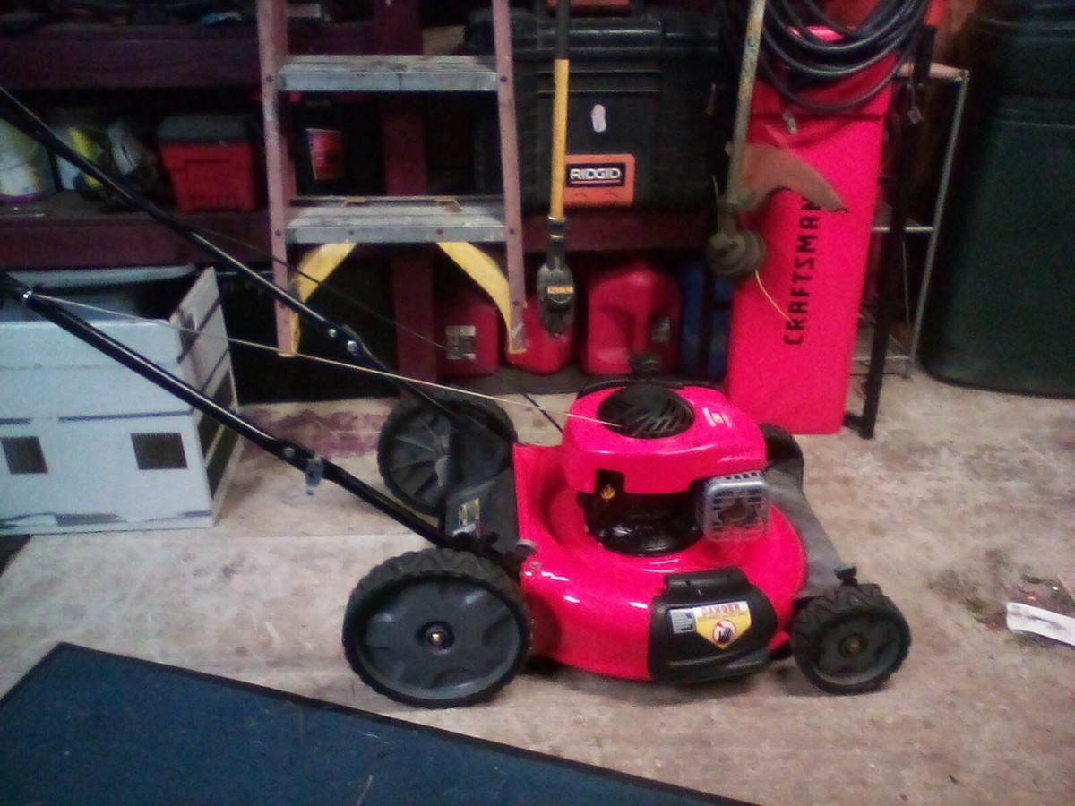 Craftsman CMXGMAM201102 21 140 cc Gas Lawn Mower