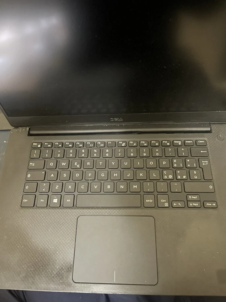 Dell XPS 15 9560 Intel i7, 16GB RAM, 512GB SSD 320GB HDD GPU dedicata non attiva - Immagine 3 di 4