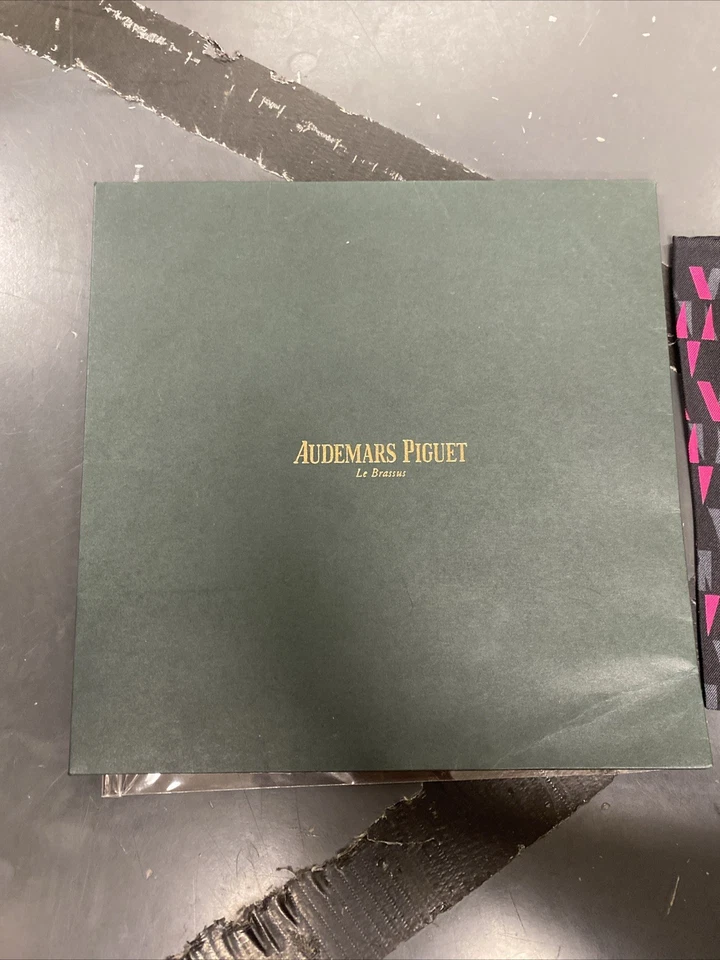 Bolso quadrado geométrico Audemars Piguet - Imagem 2 de 4