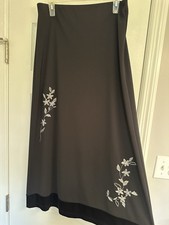 Uniform John Paul Richard Women  s Size L Long Black Skirt