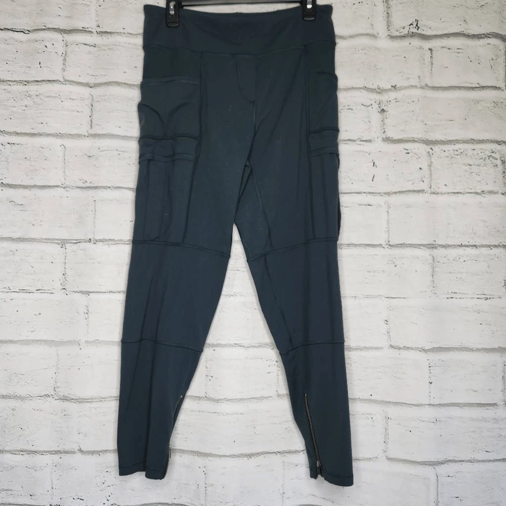 Lululemon Forest Green Cargo Pant Leggings Womens Size 8 Ankle