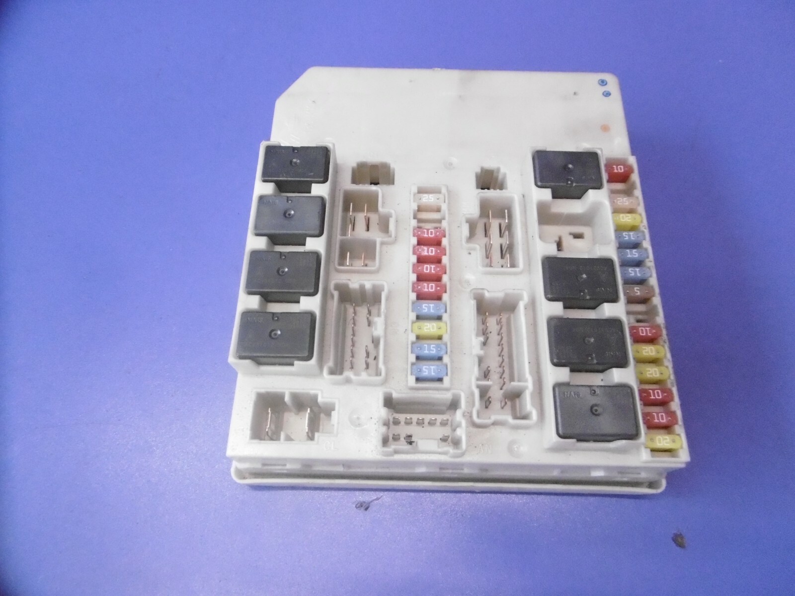 233293F Reanult Modus 20052012 Engine Relay And Fuse Box Module Unit