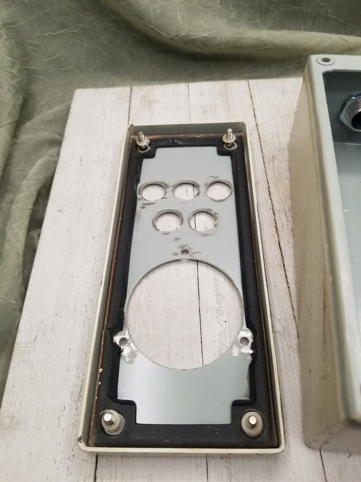 Picture 2 of 8
