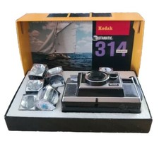 Vintage Kodak Instamatic 314 Camera Color Outfit Original Box Plus Flashbulbs
