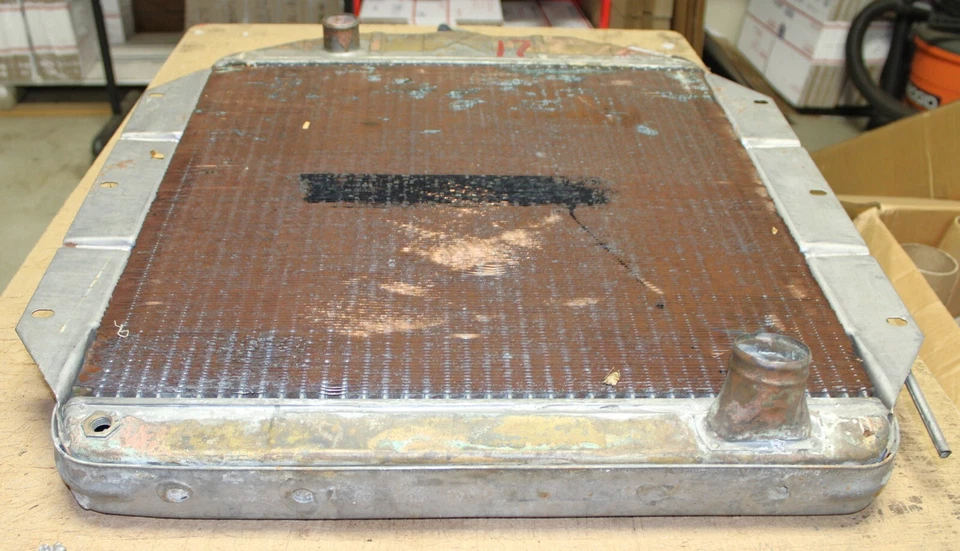 1949 1950 1951 Ford Passenger Car Custom Deluxe NOS RADIADOR DE 6 CILINDROS - Imagem 4 de 4