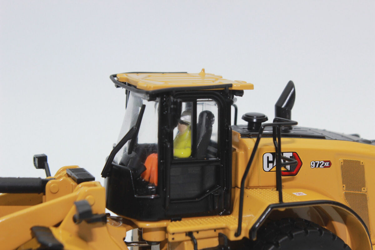 Diecast Masters 85683 Cat 972 Xe Wheel Loader 1:50 Diecast Masters 85683 Cat 972 Xe Wheel Loader 1:50