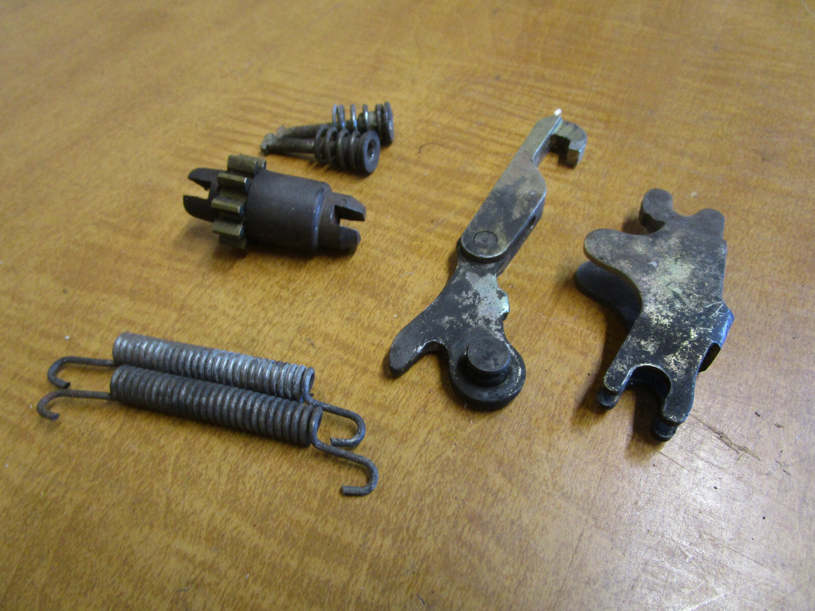 Ferrari 208,288,328,348 Others, Hardware Fittings For Handbrake Shoes P/N 101276