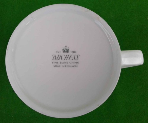 SELECTION OF “CRICKET” THEMED MUGS AND TANKARDS. - Picture 43 of 104