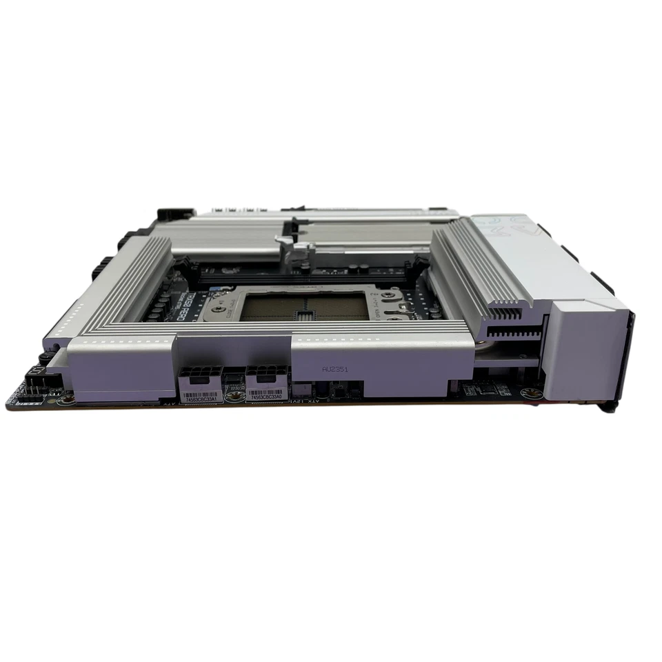 Placa madre Gigabyte TRX50 AERO D DDR5 RDIMM AMD Socket sTR5 e-ATX blanca Foto 4 de 4