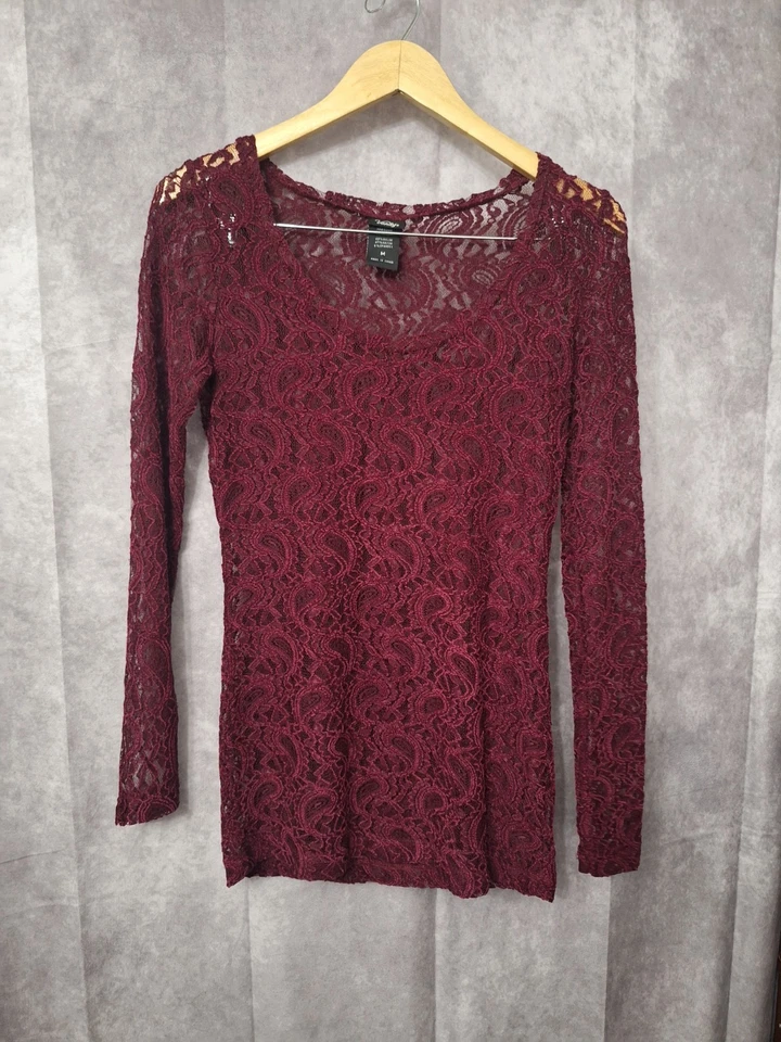 Top Henley de encaje Vanity Y2K para mujer mediano borgoña cachemir transparente delicado grunge Foto 4 de 4