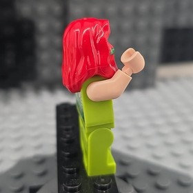 Lego Minifigure Poison Ivy Hair Over Shoulder sh0010 10937 76035 6860 EUC!