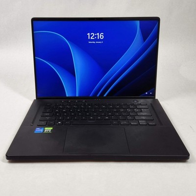 Asus ROG Zephyrus M16 GU603H i7-11800H 16GB RAM 512GB SSD GeForce RTX 3050 Ti