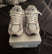 New Balance 990v5 Made in USA Castlerock Gray Low Top Lace-Up Sneaker M990GL5