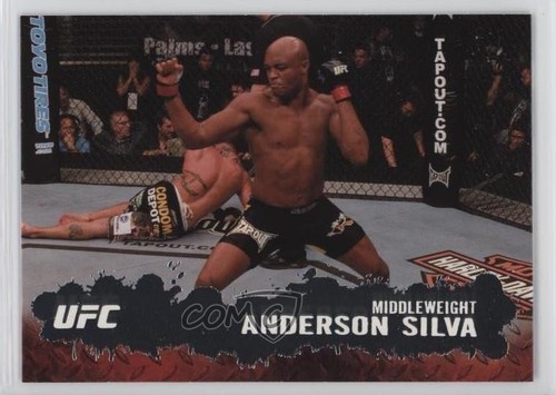 Carte Sportive UFC Topps 2009 Round 2 Gold #33 Anderson Silva (RC) - Gradée PSA 8
