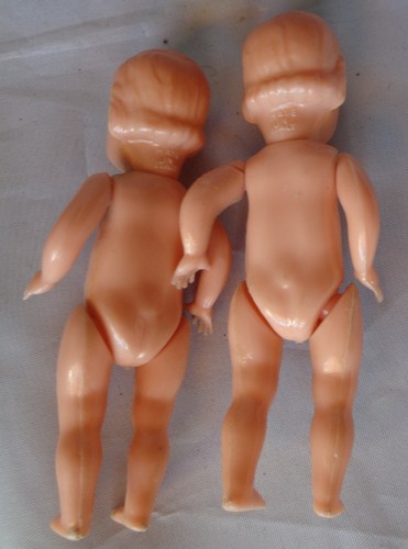 LOTTO 10 BAMBOLE CELLULOIDE NERE VINTAGE DOLL POUPEE DIVISA RARA DIVERSI MARCHI - Foto 10 di 15