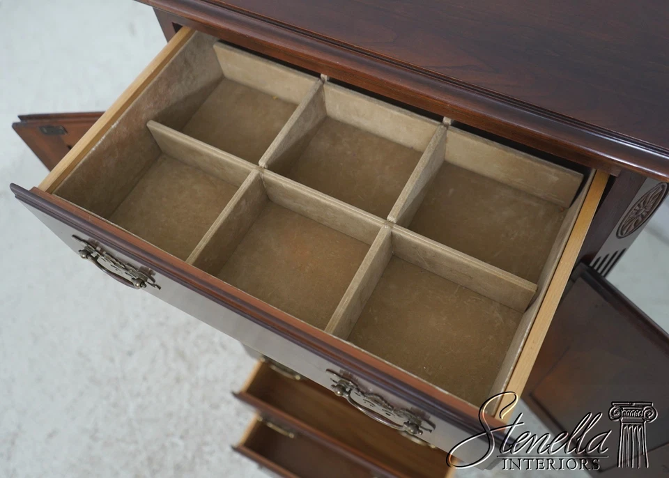 F70902: Pecho lencería corte georgiano cereza ETHAN ALLEN Foto 4 de 4