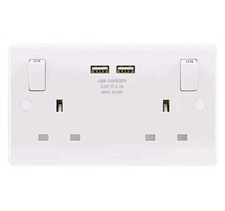 LAP Double 13A Switched Gloss White Socket with 2x USB  3.1A - 422U3W