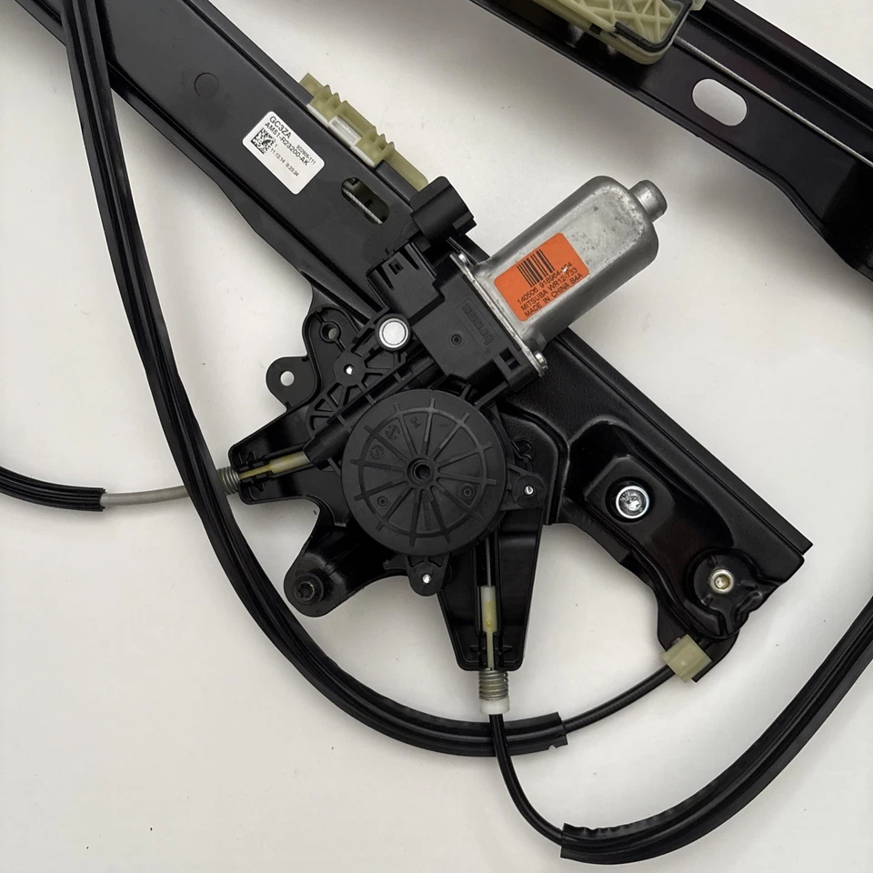 GENUINE FORD FOCUS C MAX 10-15 Mk2 O/S Front Driver Window Regulator 1870268 NEW - Image 4 of 4