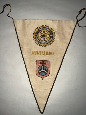 Fanion Ancien Rotary Club - La Bourboule Le Mont Dore - 29x21 Cm (taché)
