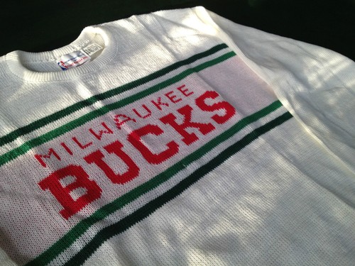 NWT CLIFF ENGLE MILWAUKEE BUCKS BRAND SWEATER NBA SIZE MEDIUM SLIM FIT - Picture 3 of 10