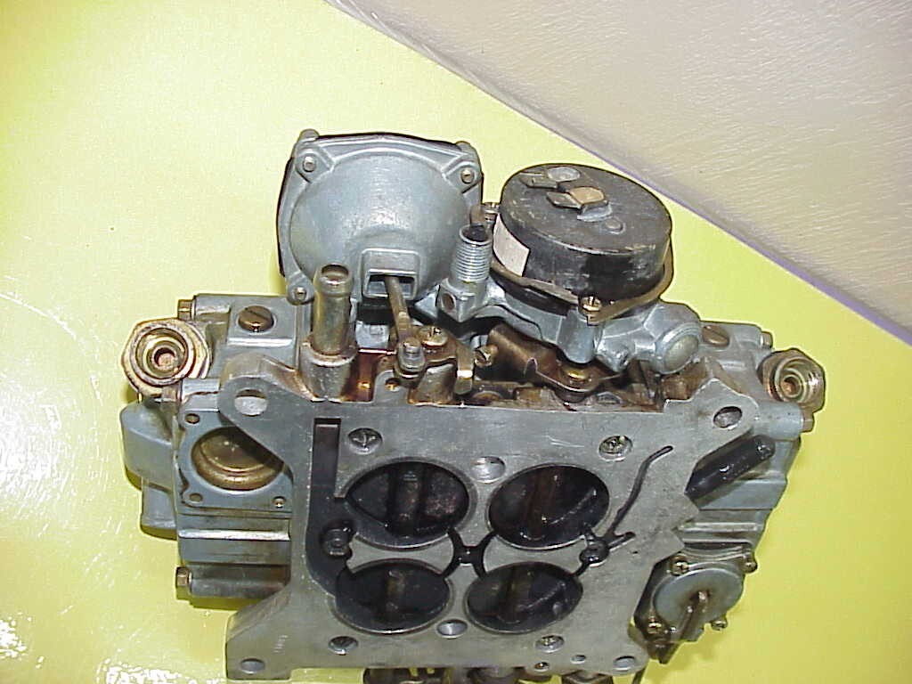 Holley 4 Barrel Carburetor with Vacuum Secondaries & Electric Choke