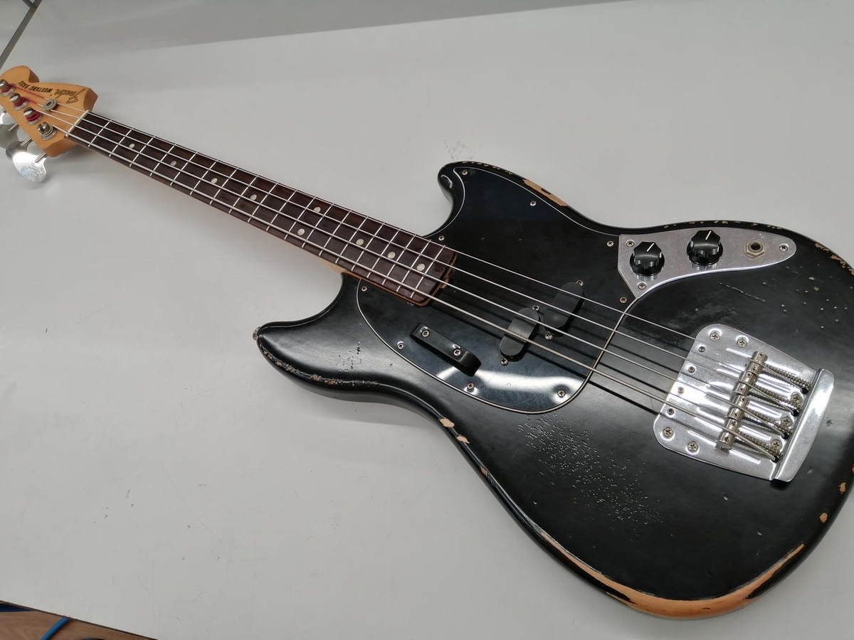 ミュージシャン Fender Mexico JMJ Mustang Bass Fender JMJ Mustang Bass Black — Rudy's Music Soho