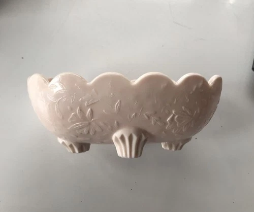 Jeanette Shell Pink Milk Glass Open Candy Dish 4 Toe 5-1/2 x 3-1/2 x 2-1/4”