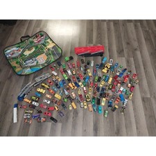 Matchbox Hot Wheels Miscellaneous Toy Car Lot With Zip Bin Car Mat