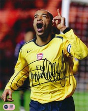 THIERRY HENRY SIGNED ARSENAL FC GOAL 10X8 PHOTO (ACG CERT AG16860)