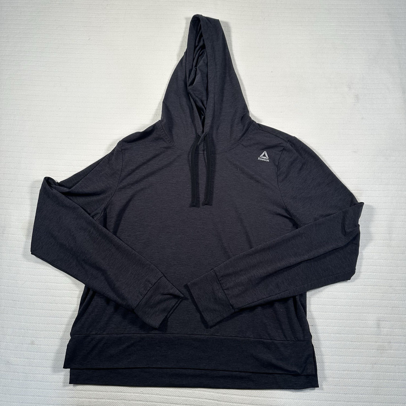 Reebok Women’s Medium Black Lightweight Hoodie Athletic Pullover Long Sleeve