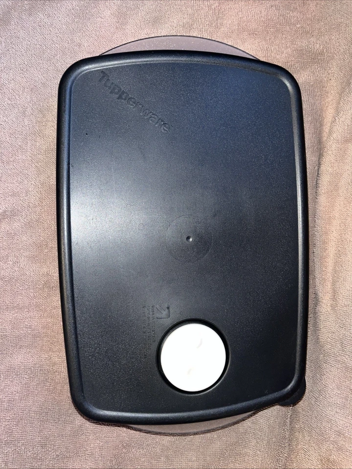 Tupperware Rock N Serve 3 seções divididas ventiladas preto micro-ondas 3990A-1 - Imagem 2 de 4